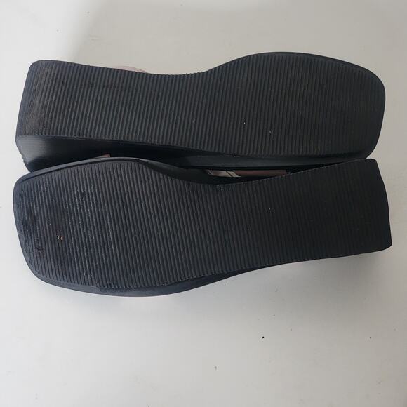 Kenneth Cole Reaction Black and Cream Sandals - Picture 7 of 10